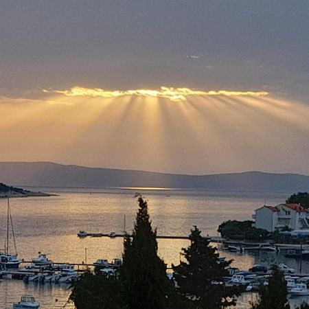 Apartmani Lana Rab Kampor Buitenkant foto