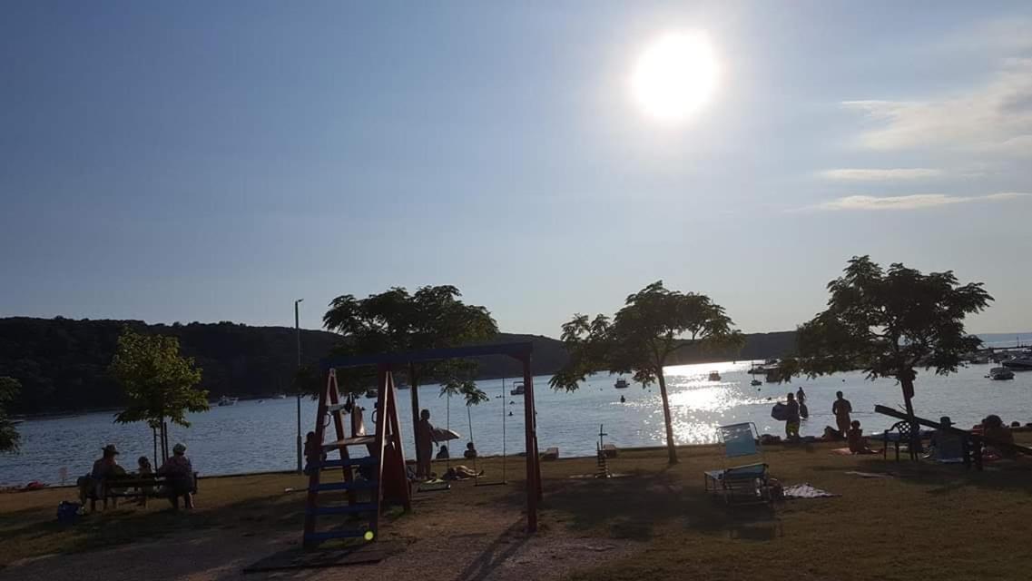 Apartmani Lana Rab Kampor Buitenkant foto