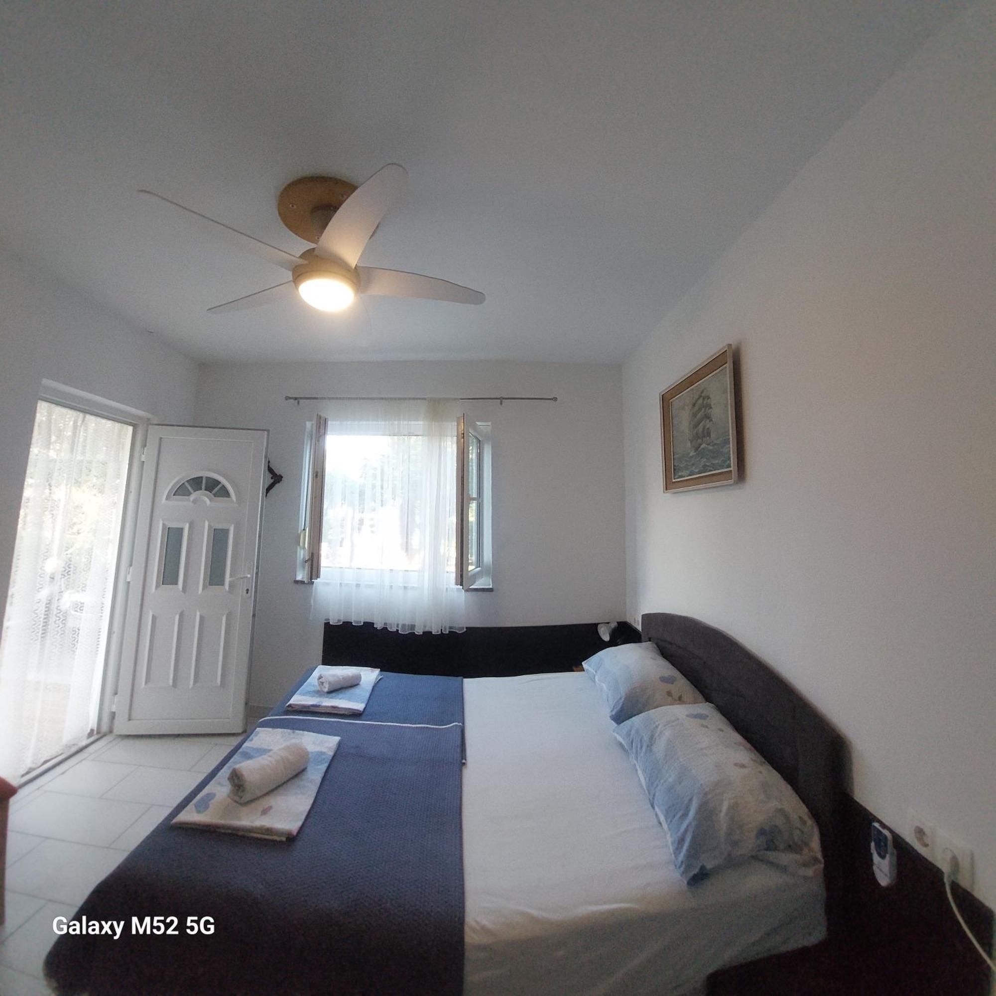 Apartmani Lana Rab Kampor Buitenkant foto