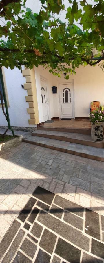 Apartmani Lana Rab Kampor Buitenkant foto