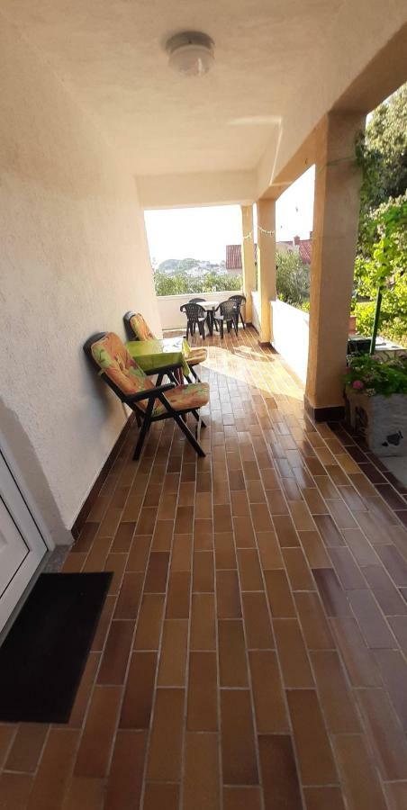 Apartmani Lana Rab Kampor Buitenkant foto