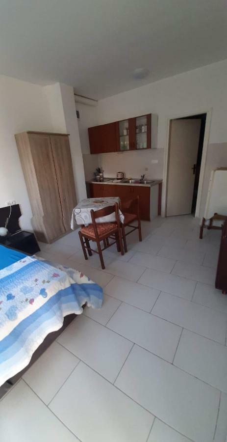Apartmani Lana Rab Kampor Buitenkant foto